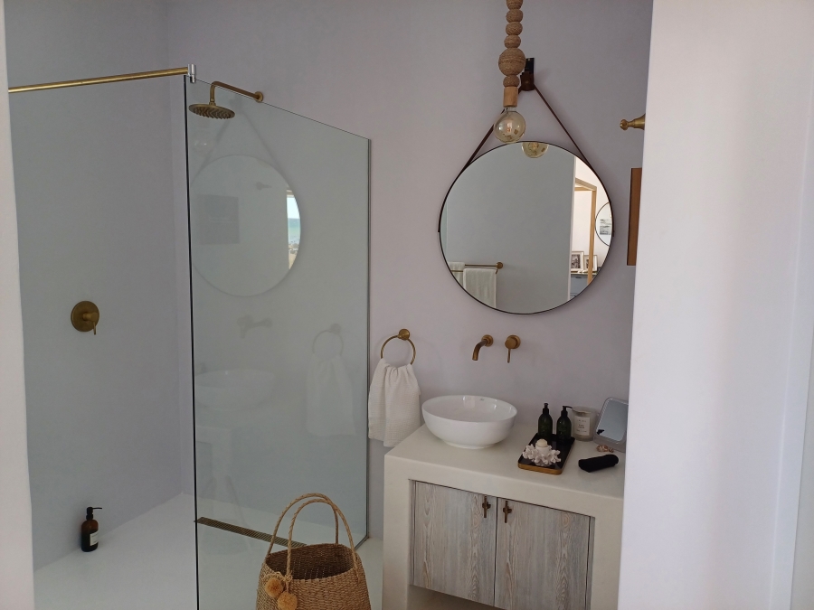 4 Bedroom Property for Sale in Sandy Point Western Cape